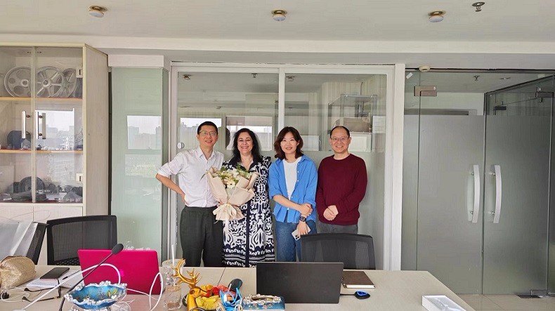 熱烈歡迎艾思捷意大利公司股東SARA到中國區(qū)開年度戰(zhàn)略會(huì)議